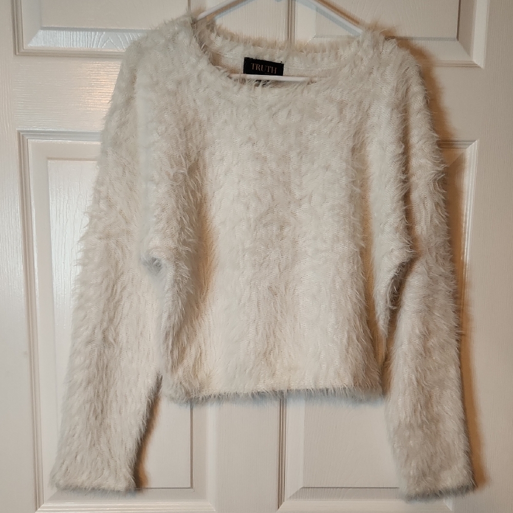 Truth By Republic Fuzzy Bone White Cropped Sweater